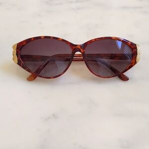 Vintage Multi Shades of Brown with Gold Décor Sunglasses.